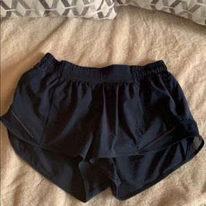 Like new lululemon Hotty Hot Short 2.5